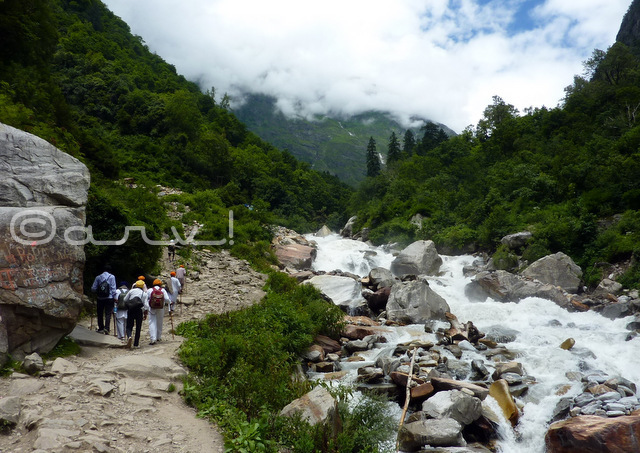 valley-of-flowers-trek-difficult-trail-blog-guide-waterfall-river-on-way